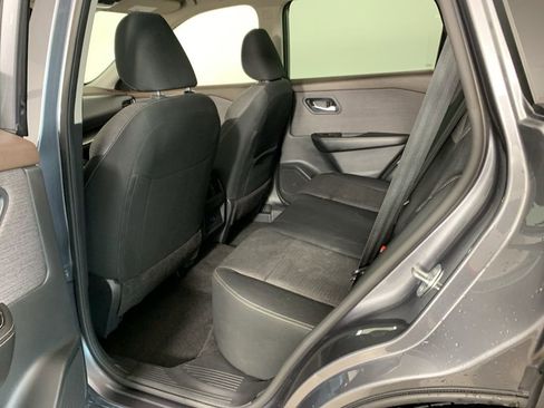 Used 2023 Nissan Rogue SV image 32