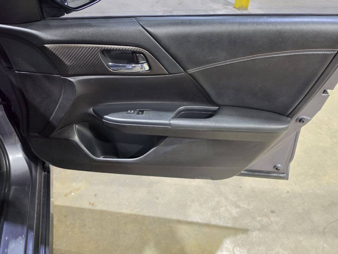 Used 2016 Honda Accord Sport image 30