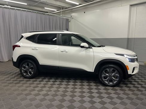 Certified 2024 Kia Seltos S image 3