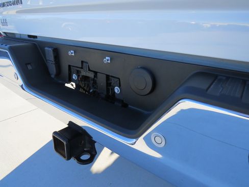 Used 2024 Chevrolet Silverado 2500 LTZ w/ LTZ Premium Package image 10