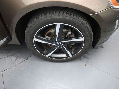 Used 2015 Volvo XC60 T5 w/ Proximity Package image 32