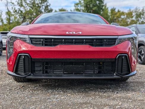 New 2025 Kia K4 GT-Line w/ GT-Line Premium Package FWD image 2