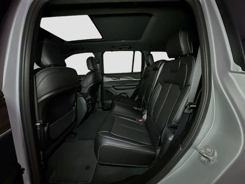 New 2025 Jeep Grand Cherokee Limited w/ Luxury Tech Group II image 15