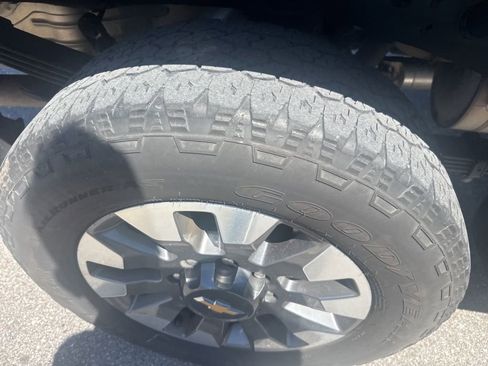 Used 2022 Chevrolet Silverado 2500 Custom w/ Custom Value Package image 9