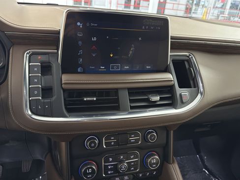 Used 2023 Chevrolet Suburban High Country AWD/4WD image 21