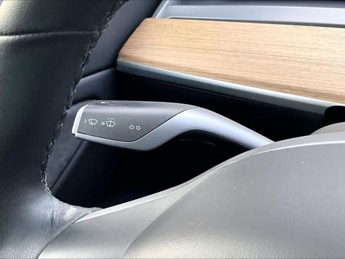 Used 2019 Tesla Model 3 Standard Range Plus image 34