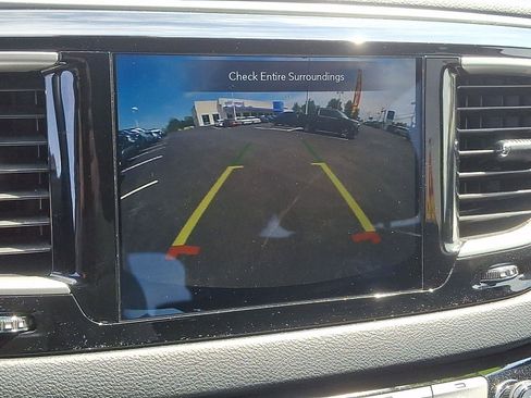 Used 2020 Chrysler Pacifica Touring-L w/ S Appearance Package FWD image 21
