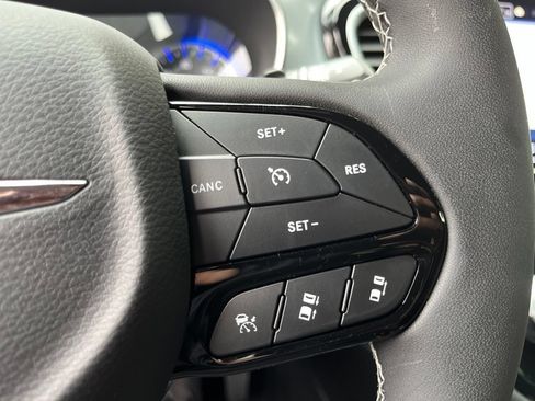 Used 2026 Chrysler Pacifica Limited w/ Uconnect Theater Family Group AWD/4WD image 27