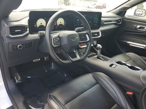 Used 2024 Ford Mustang Premium image 11