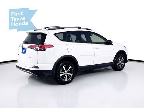Used 2017 Toyota RAV4 XLE FWD image 7