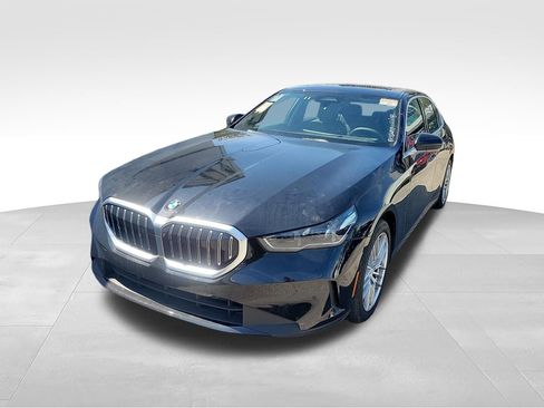 Used 2024 BMW 530i RWD image 3