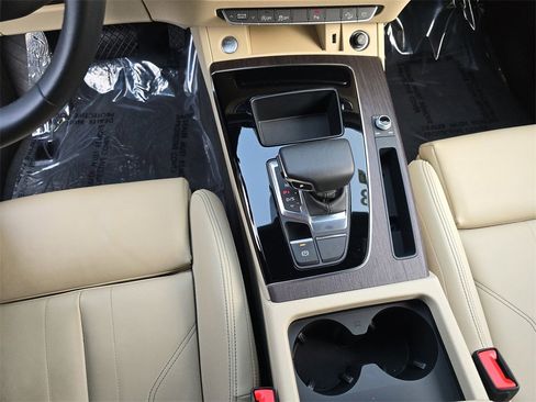 Certified 2023 Audi Q5 2.0T Premium w/ Convenience Package image 28