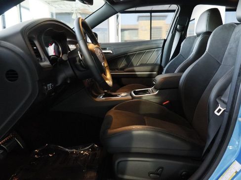 Used 2023 Dodge Charger R/T w/ Plus Group RWD image 4