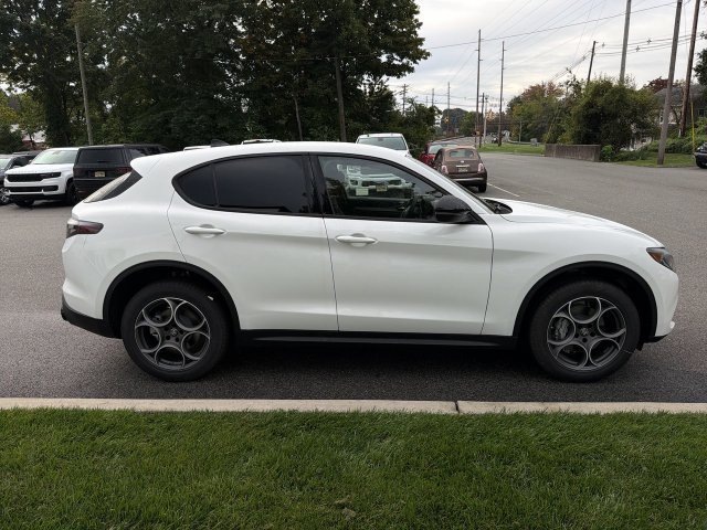 New 2026 Alfa Romeo Stelvio Sprint w/ Convenience Package AWD/4WD image 9