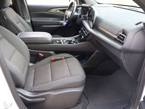 Used 2024 Chevrolet Traverse LT w/ Midnight/Sport Edition FWD image 16