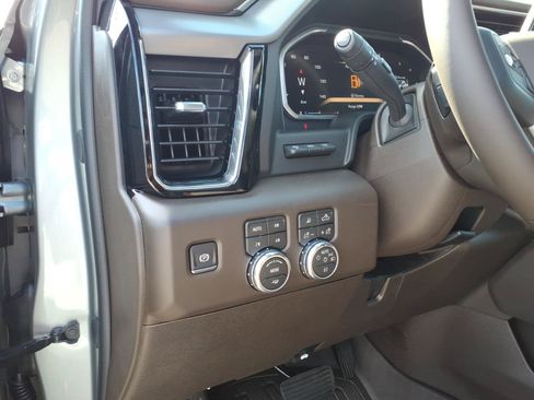 New 2026 GMC Sierra 2500 Denali w/ Denali Reserve Package AWD/4WD image 10