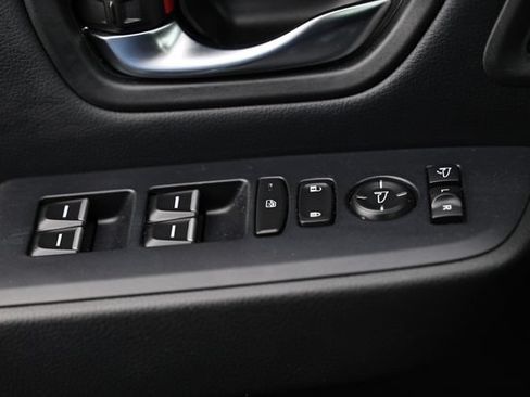 Used 2023 Honda Pilot TrailSport image 17