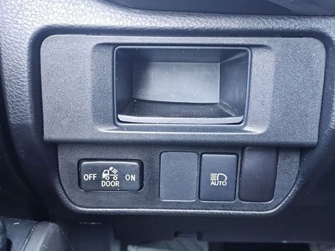 Used 2019 Toyota Tacoma SR5 AWD/4WD image 16