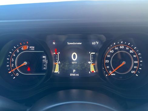 Used 2025 Jeep Wrangler Unlimited Rubicon image 18