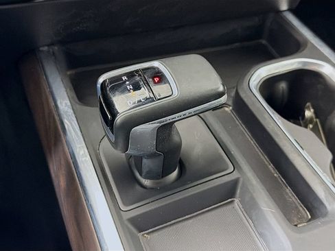 Used 2025 GMC Sierra 1500 SLT w/ SLT Premium Plus Package AWD/4WD image 19