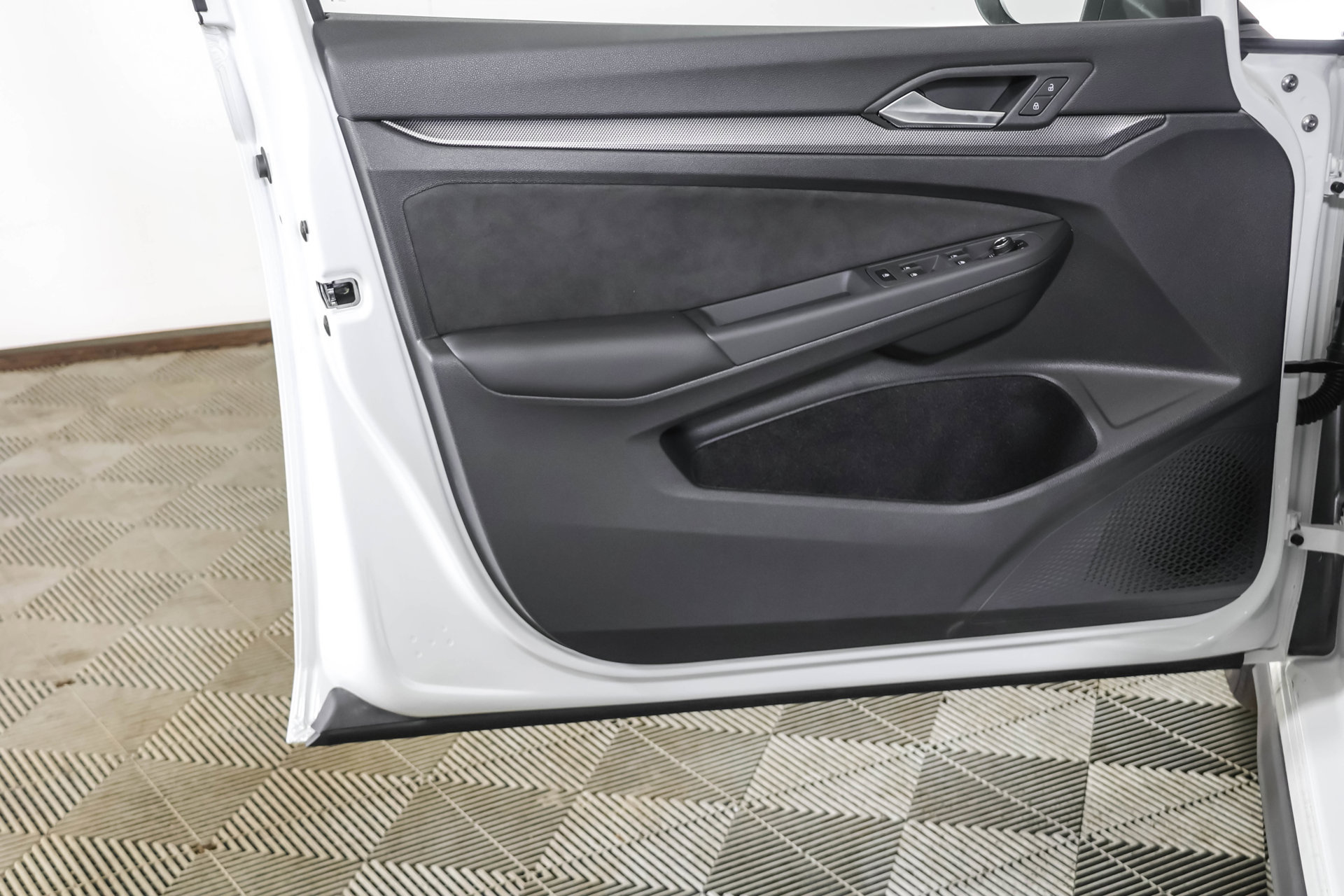 New 2026 Volkswagen GTI SE FWD image 20