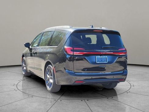 New 2026 Chrysler Pacifica Select w/ S Appearance Package image 10