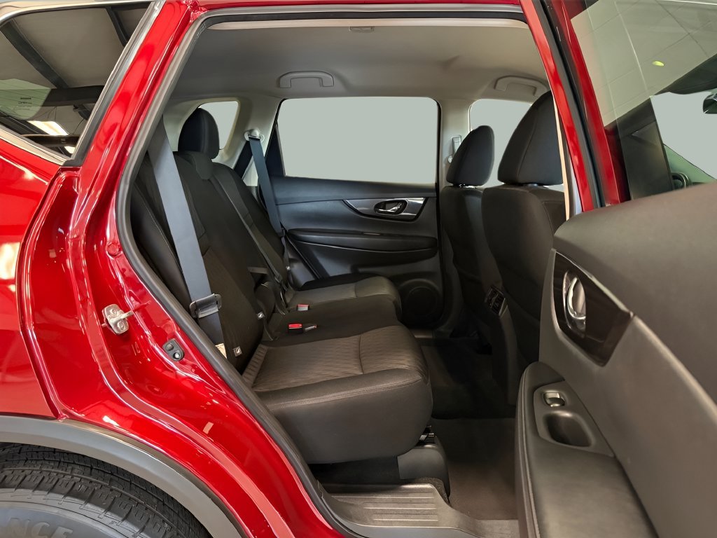 Used 2018 Nissan Rogue SV w/ Premium Package AWD/4WD image 26