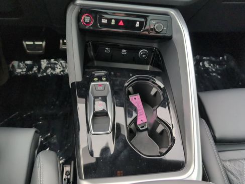 New 2025 Audi SQ5 Prestige image 17