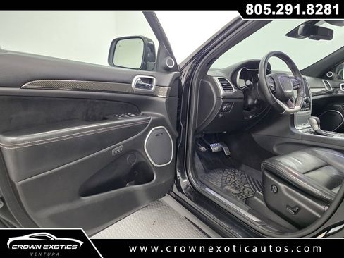 Used 2016 Jeep Grand Cherokee SRT image 28