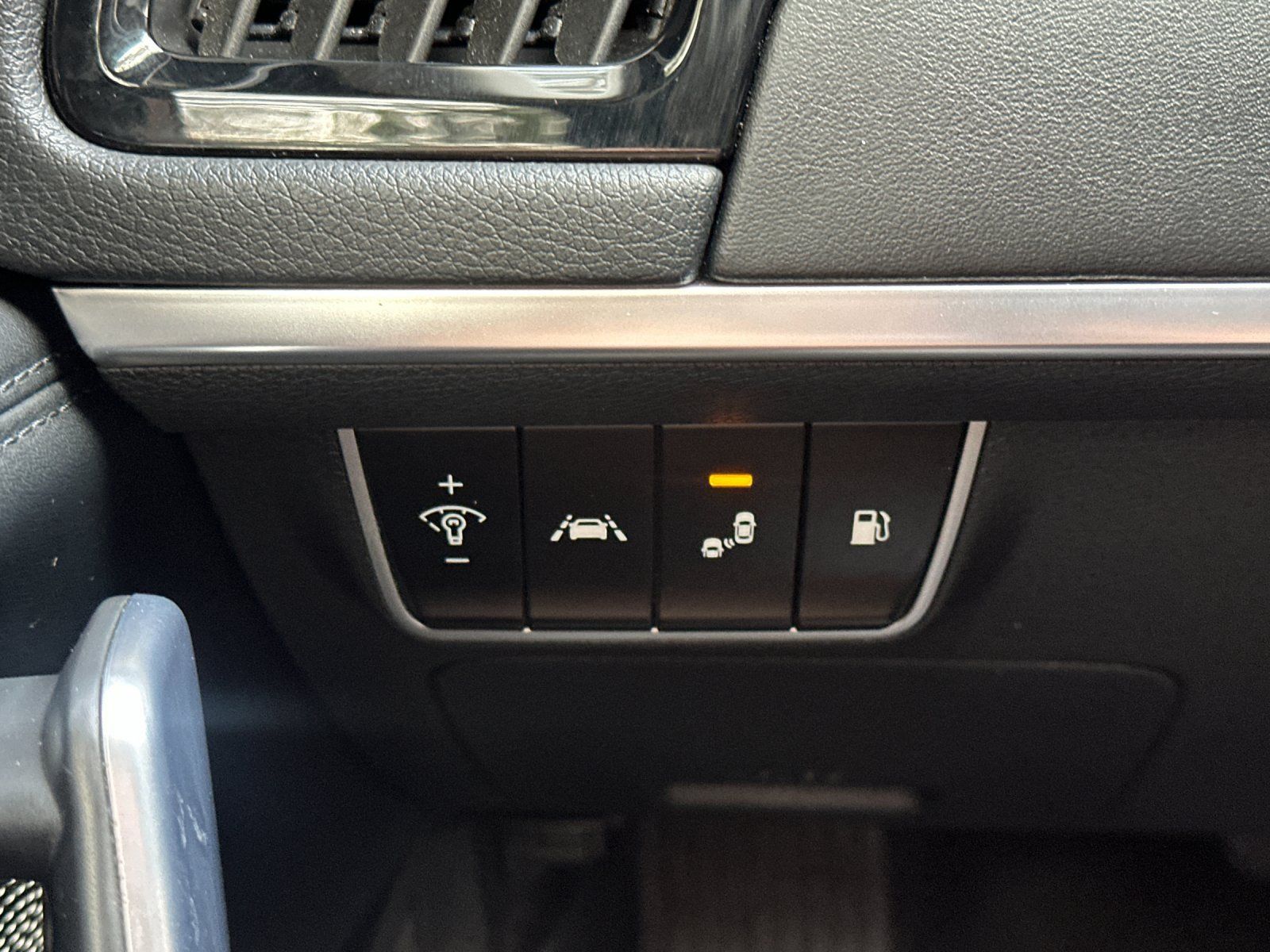Used 2018 Kia Stinger Premium RWD image 29