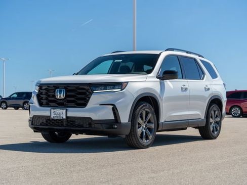 New 2025 Honda Pilot Sport image 3