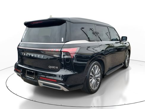 New 2026 INFINITI QX80 Luxe image 3