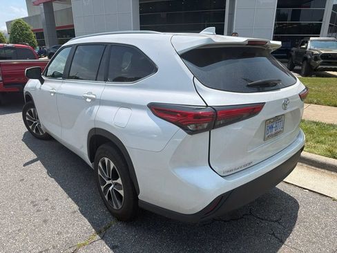 Used 2023 Toyota Highlander XLE FWD image 10