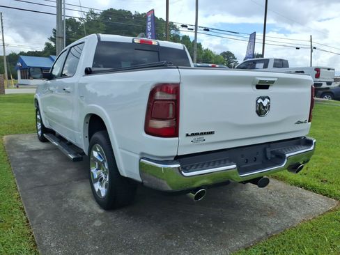 Used 2022 RAM 1500 Laramie AWD/4WD image 3