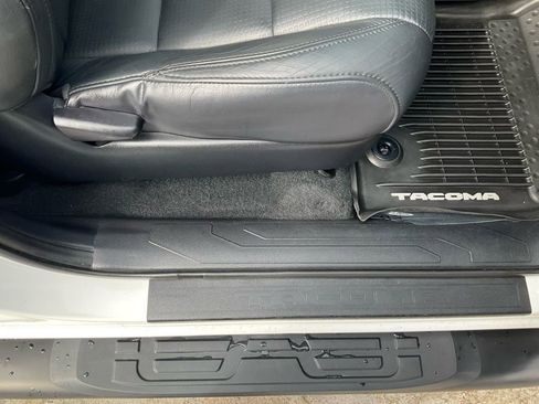 Used 2019 Toyota Tacoma TRD Sport image 57