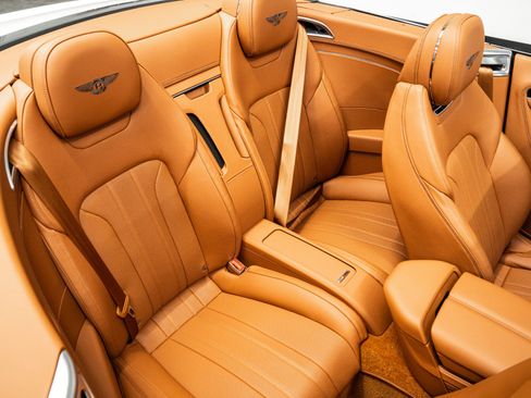 Used 2024 Bentley Continental GT Mulliner AWD/4WD image 37