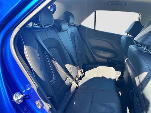 Used 2024 Hyundai Venue Limited image 28