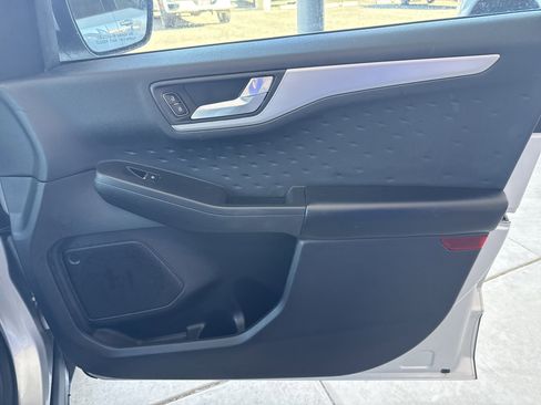 Used 2020 Ford Escape SEL image 17