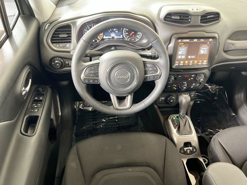 Used 2022 Jeep Renegade Latitude w/ Convenience Group image 22