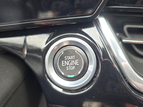 Used 2025 Chevrolet Trax RS w/ Driver Confidence Package image 29