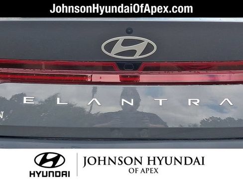 Used 2025 Hyundai Elantra Limited FWD image 27