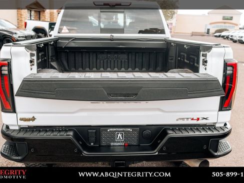 Used 2025 GMC Sierra 2500 AT4X image 49