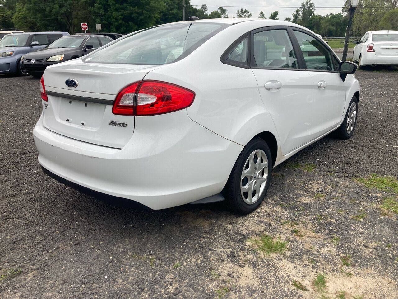 Used 2013 Ford Fiesta S FWD image 6