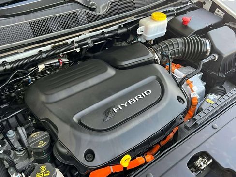 Used 2022 Chrysler Pacifica Touring-L FWD image 36