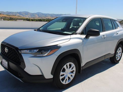 Certified 2024 Toyota Corolla Cross L image 6