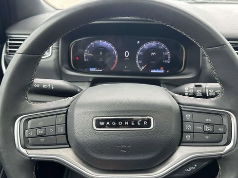Used 2024 Jeep Wagoneer L Series II AWD/4WD image 24