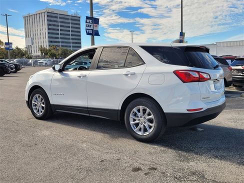 Certified 2021 Chevrolet Equinox LS w/ LS Convenience Package image 5