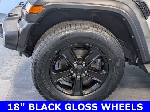 Used 2022 Jeep Wrangler Unlimited Sport image 4