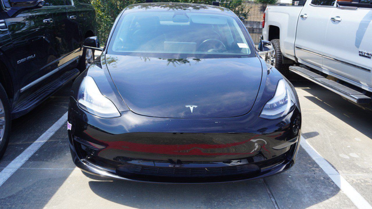 Used 2018 Tesla Model 3 Mid Range RWD image 2