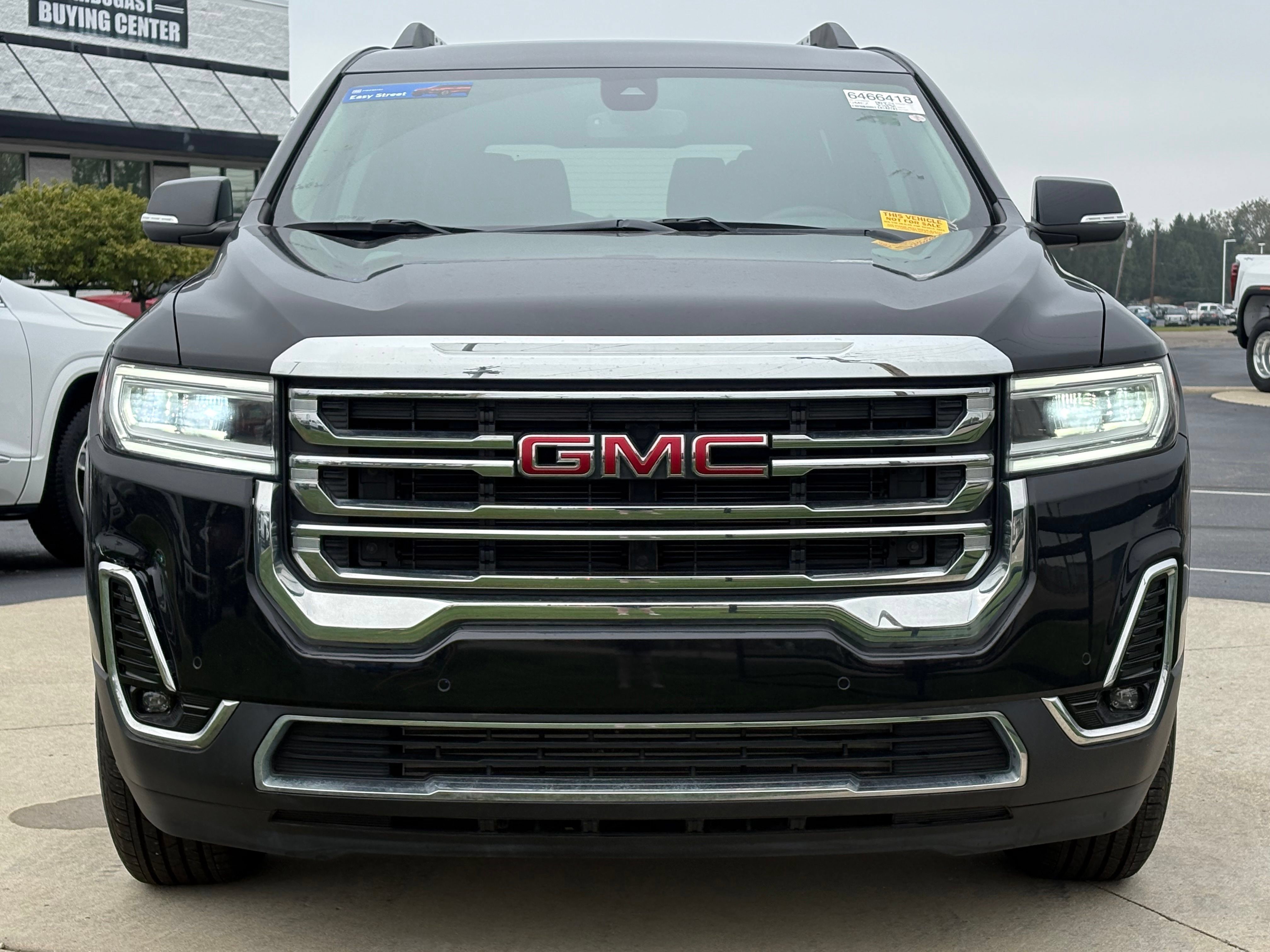 Used 2023 GMC Acadia SLT FWD image 2